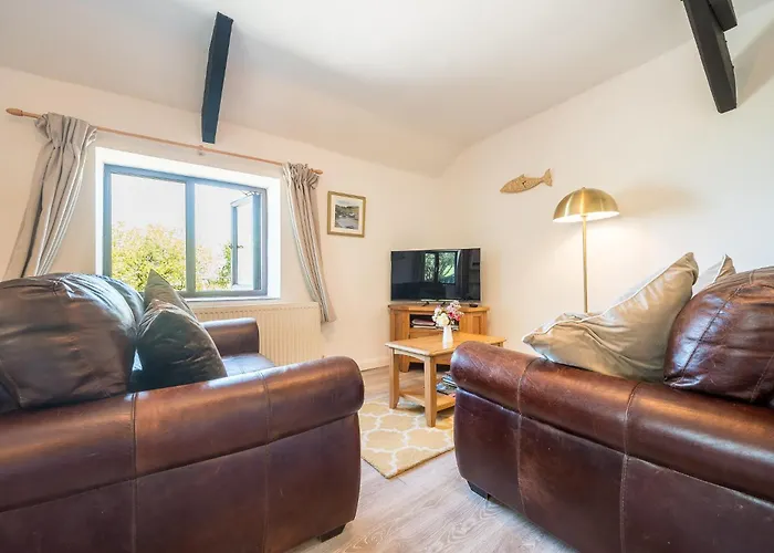 Polrunny Farm Elderberry Cottage With Sea View